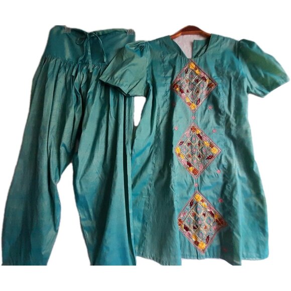 Womens Size Medium Two-Piece Embroidered Traditional India Kurti & Palazzo Pants - Picture 1 of 11